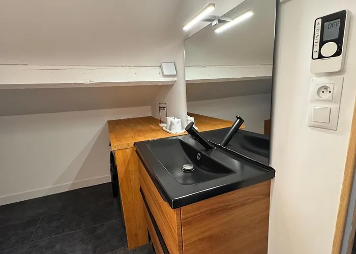 Avec Vue A Pontaillac * 鲁瓦扬